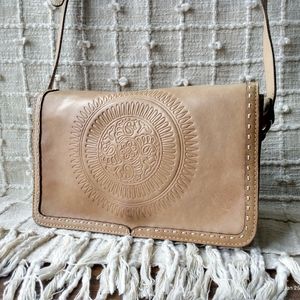 PATRICIA NASH TAN  FLAP LEATHER CROSSBODY BAG GUC.